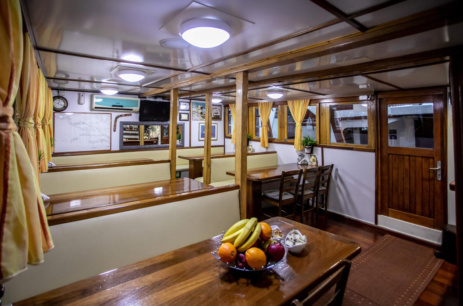 Brod Krstarenje Planinarenje Kupanje Južni Jadran DiaMell PD Ludbreg